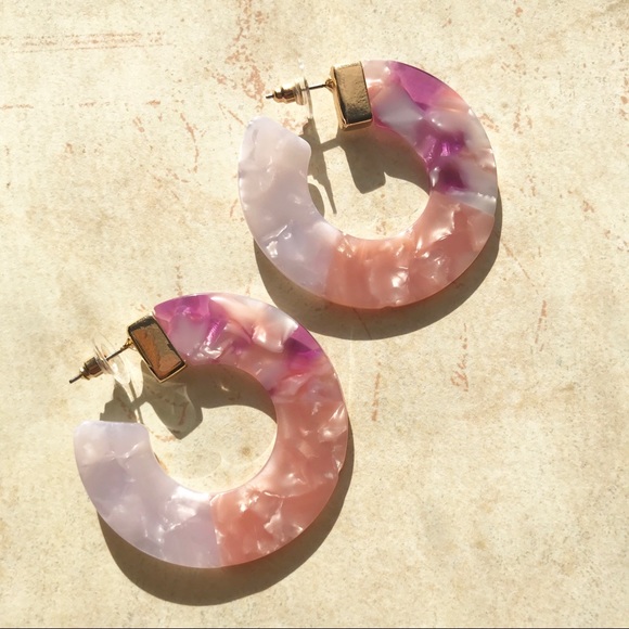 New 80s Inspired Geometric Acrylic Hoop Earrings - Picture 1 of 2